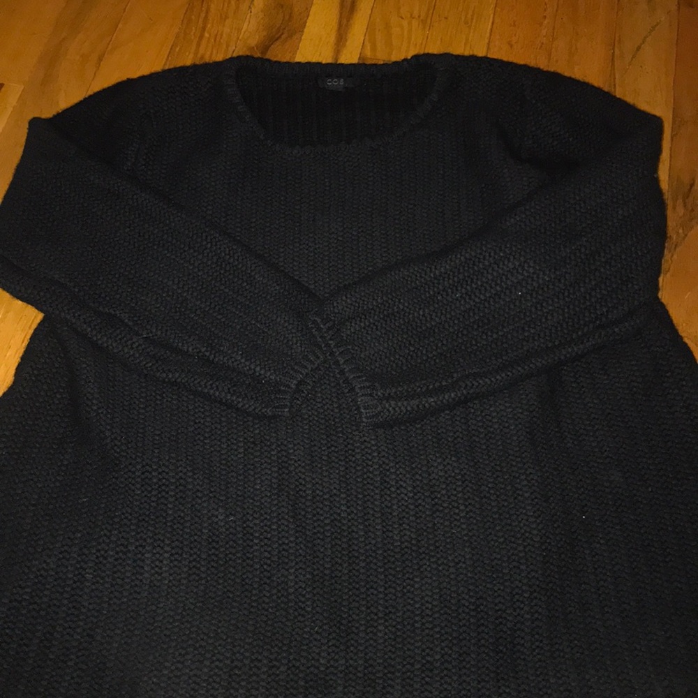 COS black knit tunic